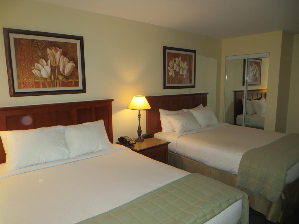 Hotel St-Bernard Saint-Bernard-de-Lacolle Phòng bức ảnh