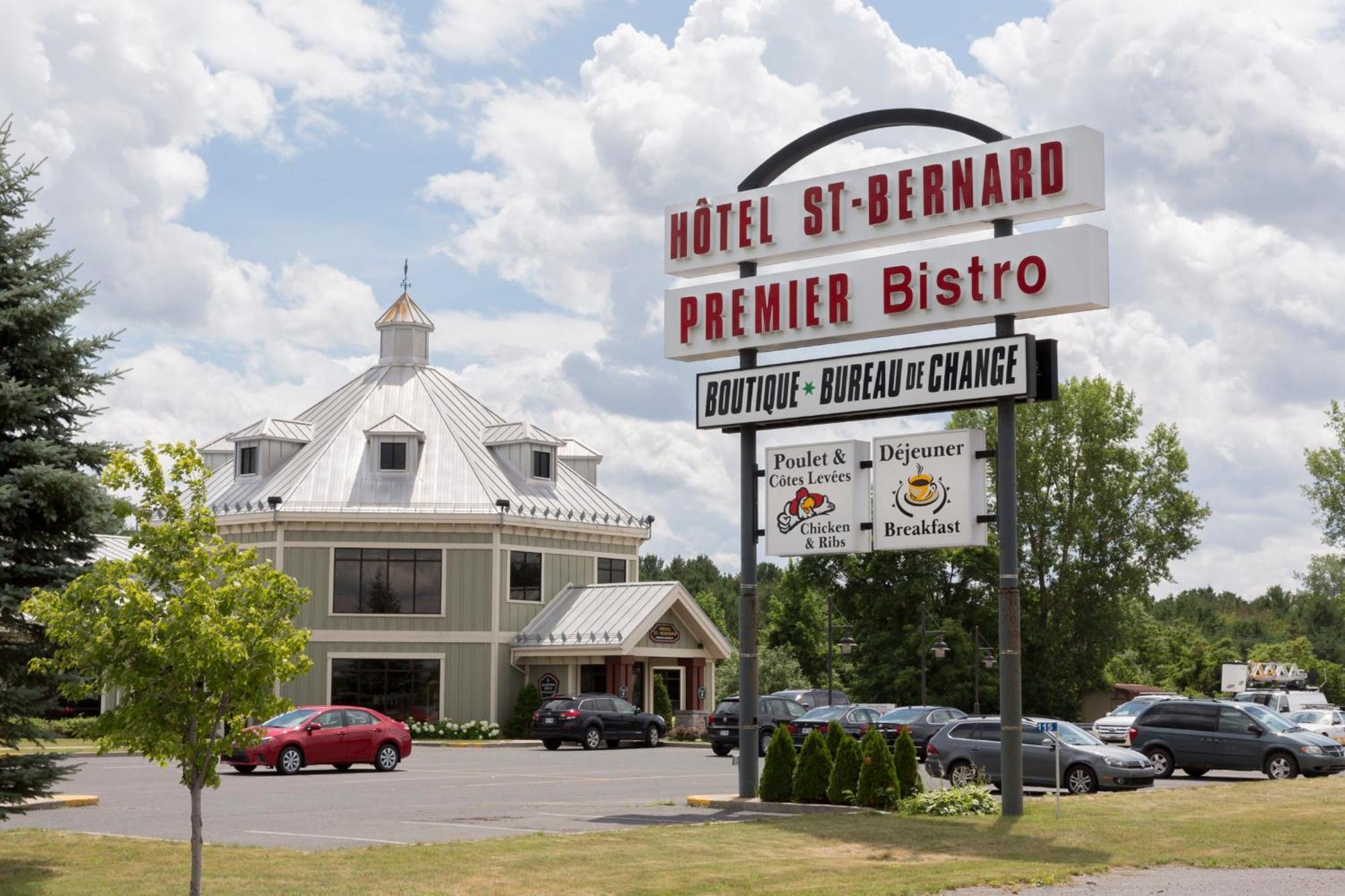 Hotel St-Bernard Saint-Bernard-de-Lacolle Ngoại thất bức ảnh