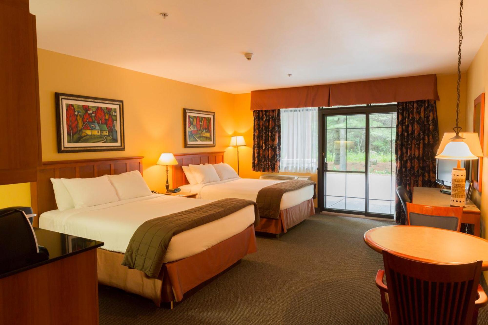 Hotel St-Bernard Saint-Bernard-de-Lacolle Ngoại thất bức ảnh